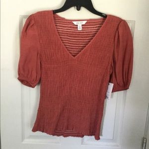 Nine West xsmall top with tucked look